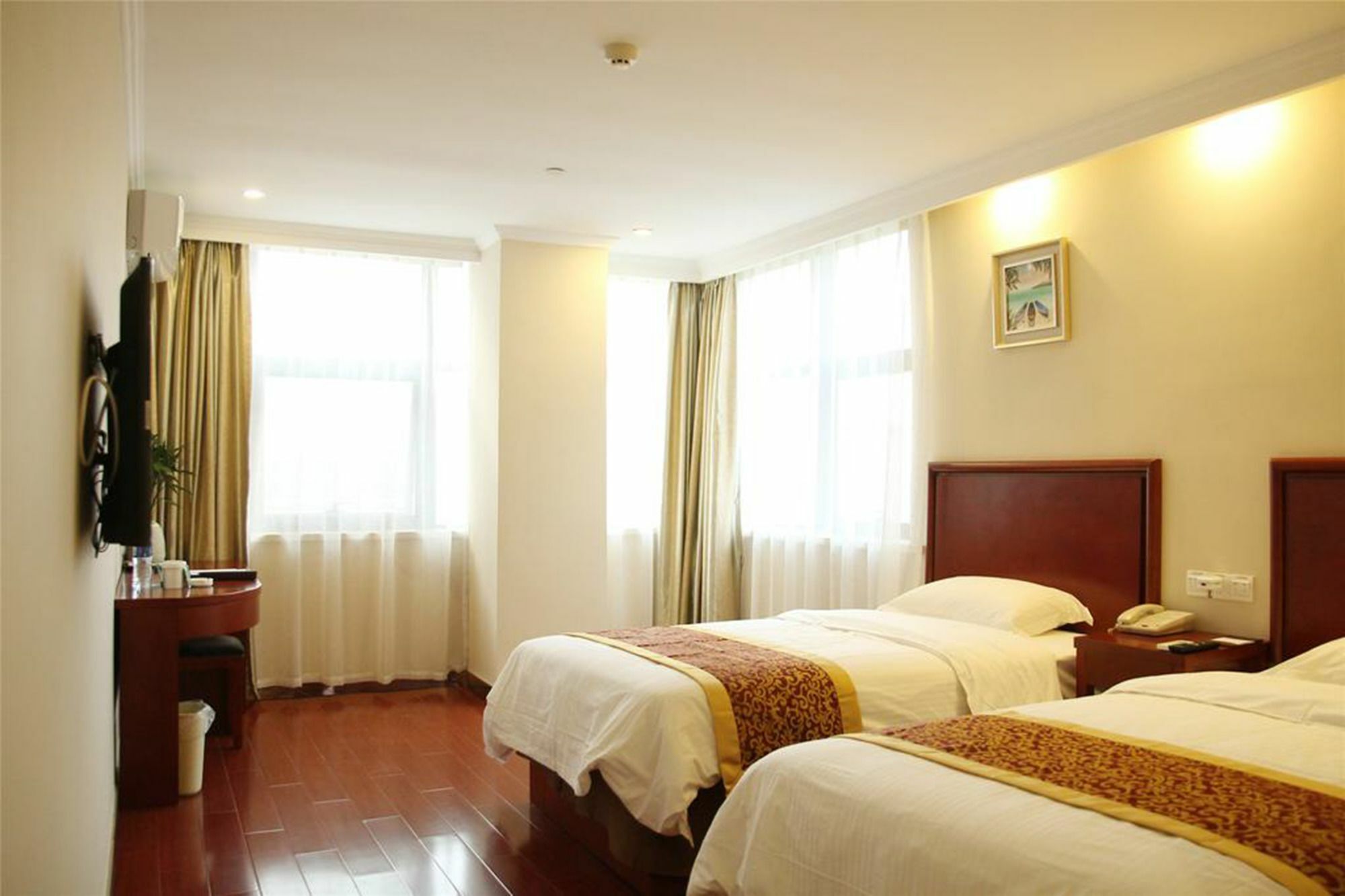 Hotel Greentree Chongming Nanmen Express 2*